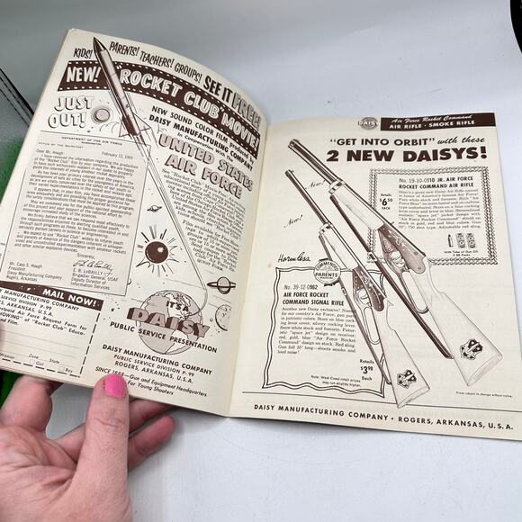 Vintage Daisy 1959 toy air rifle catalog - amazing MCM art ephemera Ads - Picture 4 of 6